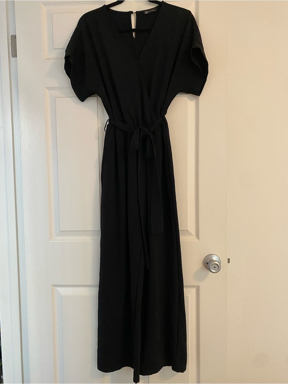Black V-Neck Wide Leg Cropped Jumpsuit